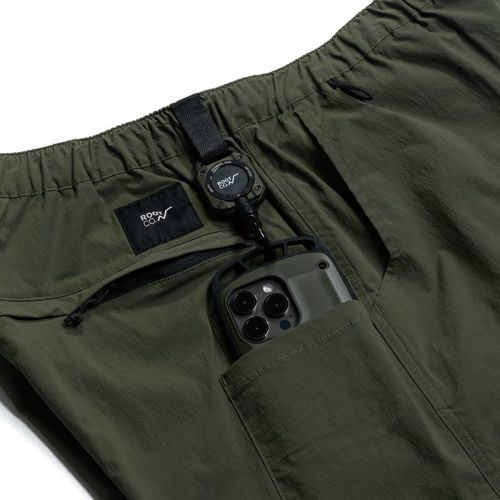 PLAY STRETCH UTILITY Shorts | ROOT CO. ONLINE SHOP